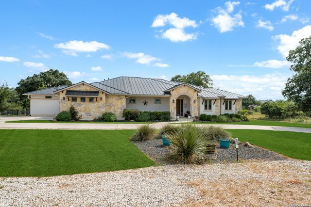 555 Curvatura, New Braunfels, TX 78132