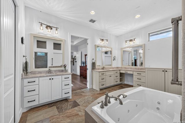 555 Curvatura, New Braunfels, TX 78132