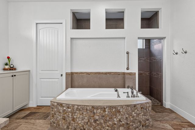 555 Curvatura, New Braunfels, TX 78132