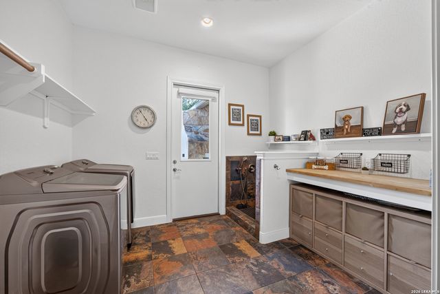 555 Curvatura, New Braunfels, TX 78132