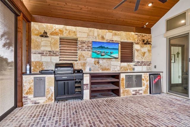 555 Curvatura, New Braunfels, TX 78132