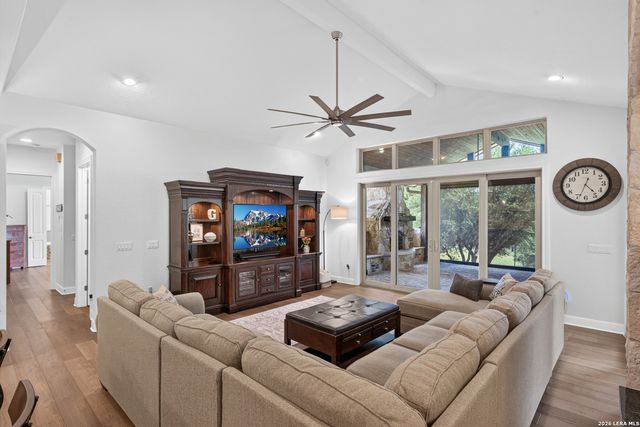 555 Curvatura, New Braunfels, TX 78132