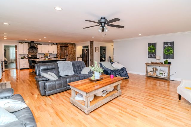 62 Iris Point, Somerset, KY 42503