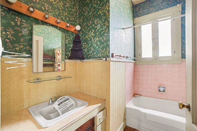 1212 5th Street, Bay City, MI 48708