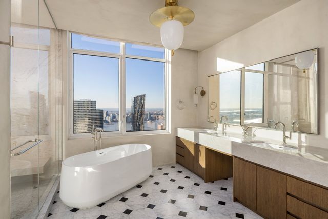 30 Park Pl Apt 67A, New York City, NY 10007