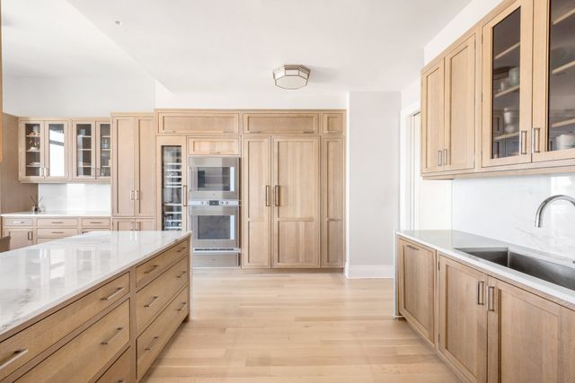 30 Park Pl Apt 67A, New York City, NY 10007