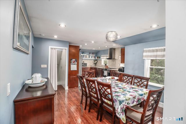 4 Farrell Road, Newtown, CT 06470