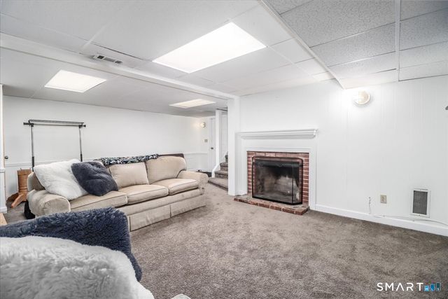 4 Farrell Road, Newtown, CT 06470