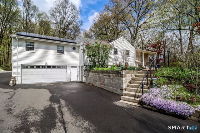 4 Farrell Road, Newtown, CT 06470