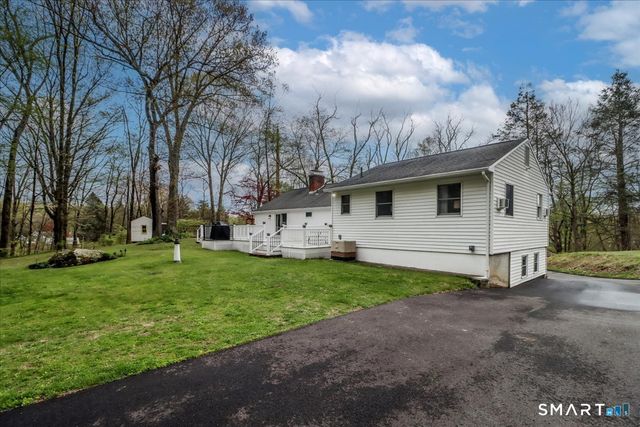 4 Farrell Road, Newtown, CT 06470