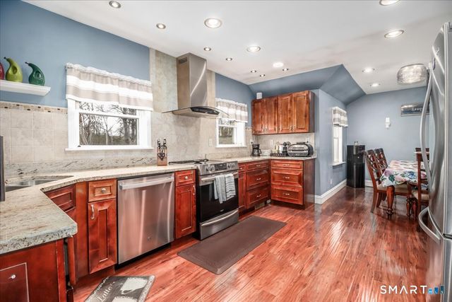 4 Farrell Road, Newtown, CT 06470