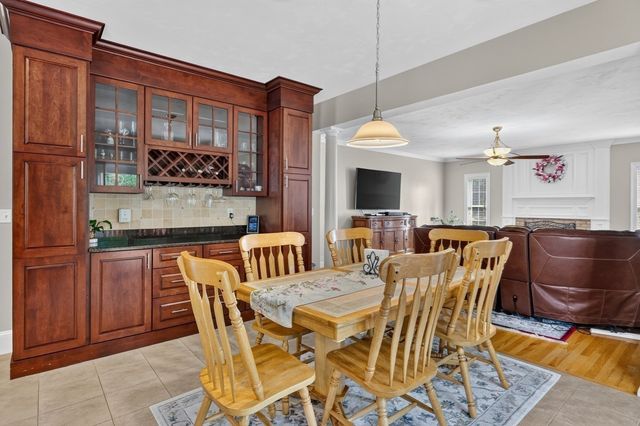 4 Iarussi Way, Medway, MA 02053
