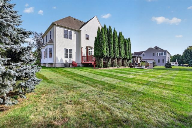 4 Iarussi Way, Medway, MA 02053