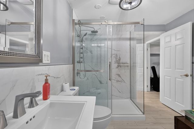 4 Iarussi Way, Medway, MA 02053