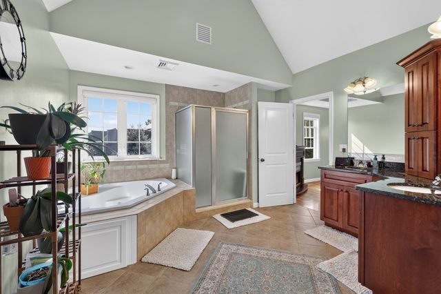 4 Iarussi Way, Medway, MA 02053