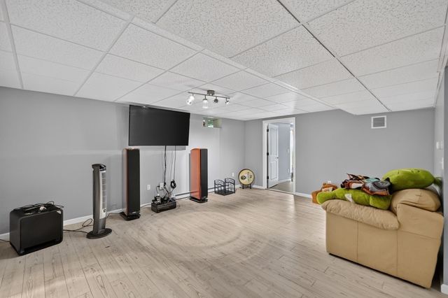 4 Iarussi Way, Medway, MA 02053