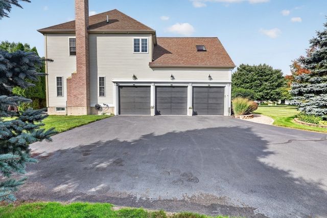 4 Iarussi Way, Medway, MA 02053