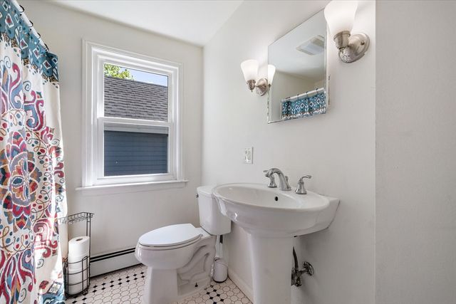 376 Pleasant St, Paxton, MA 01612