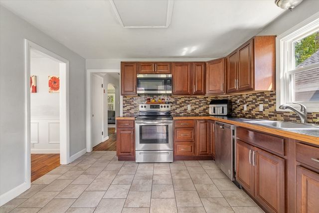376 Pleasant St, Paxton, MA 01612