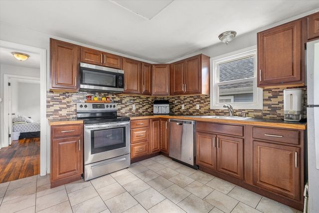 376 Pleasant St, Paxton, MA 01612