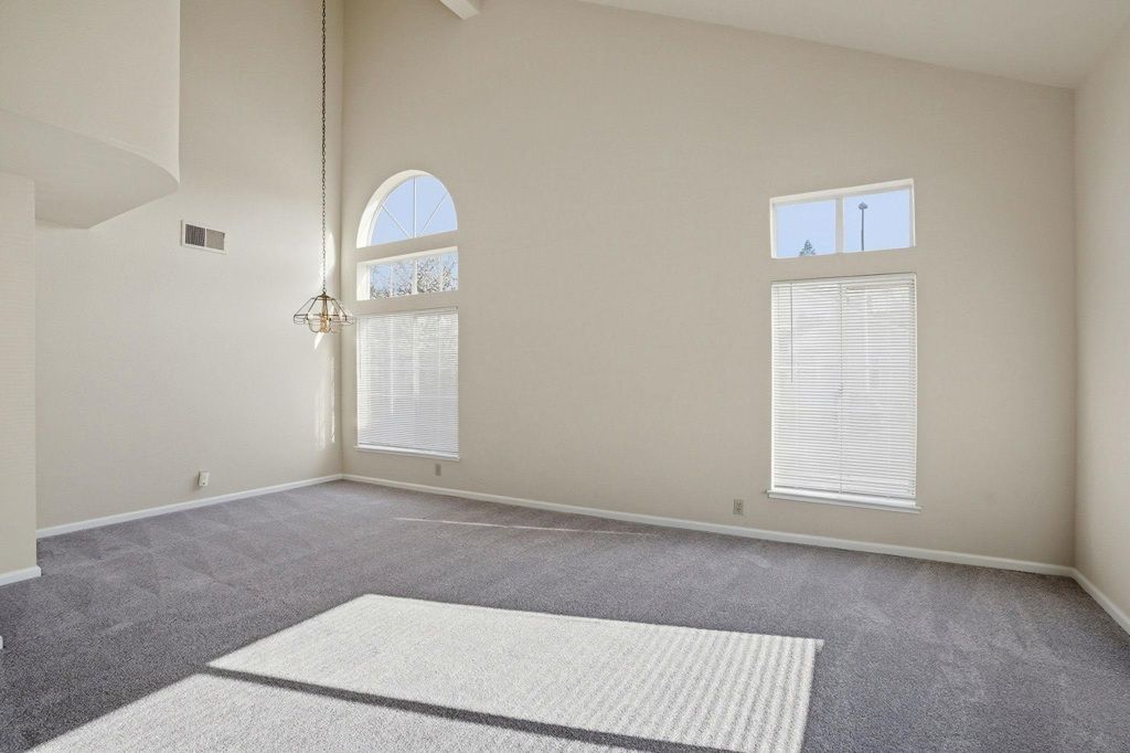 Image 7 of property listing at 3704 Colonial Ct, Antioch, CA 94509