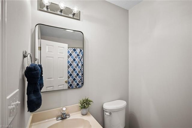 1540 Thomas Road, Lexington, NC 27295