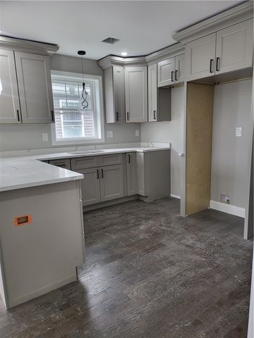 731 Potters Avenue, Providence, RI 02907