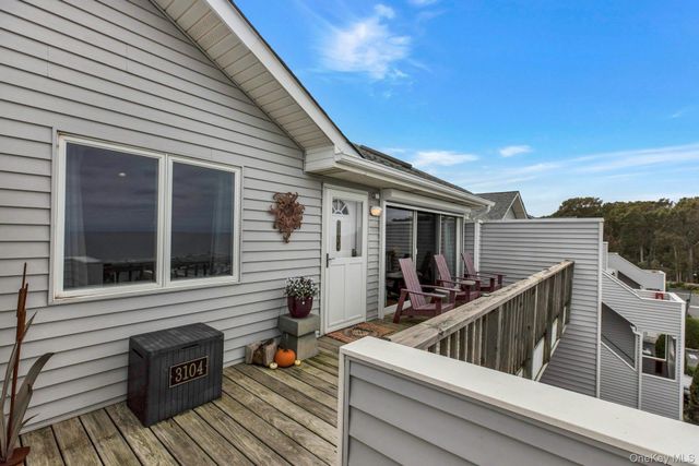 3104 Bluffs Drive S, Baiting Hollow, NY 11933