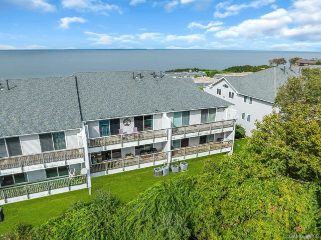 3104 Bluffs Drive S, Baiting Hollow, NY 11933