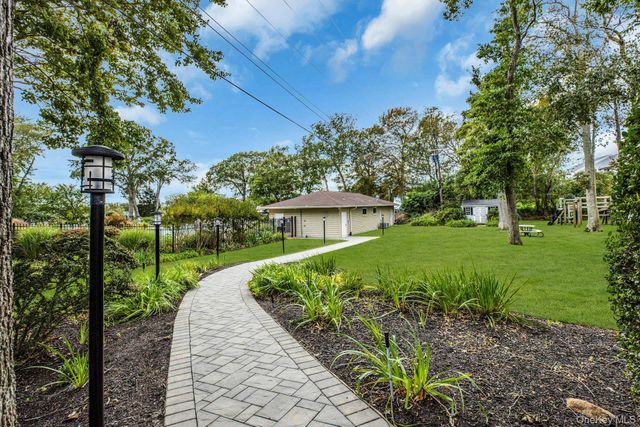 3104 Bluffs Drive S, Baiting Hollow, NY 11933
