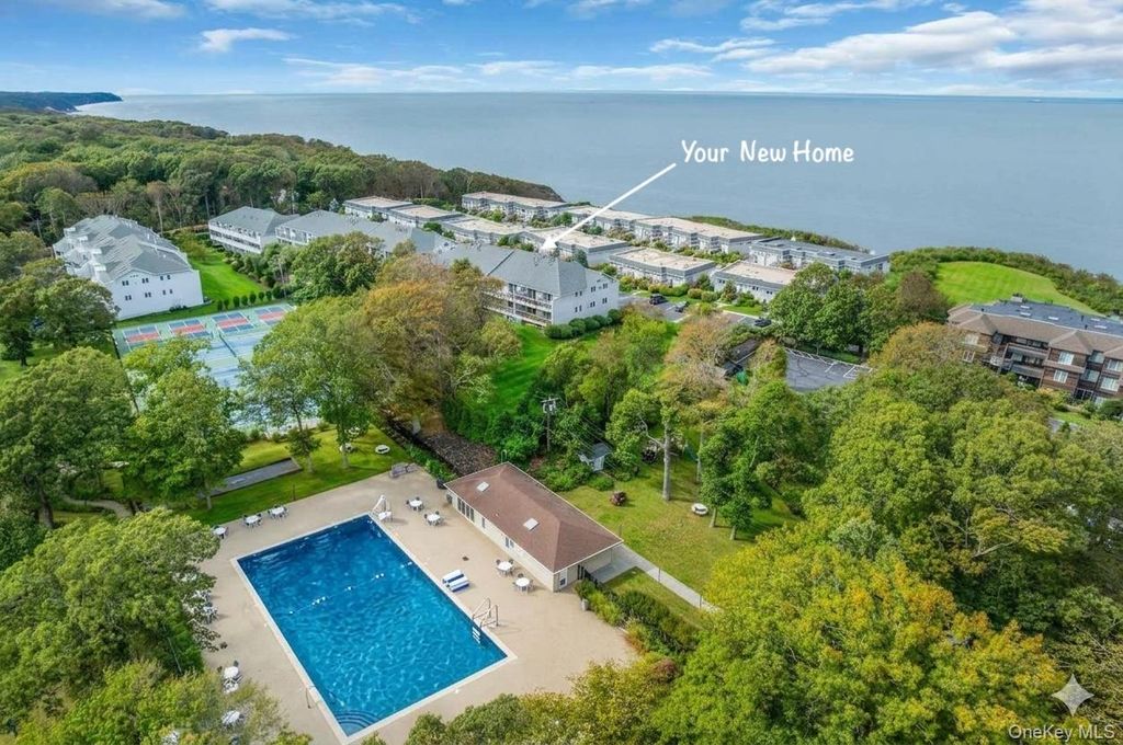 3104 Bluffs Drive S, Baiting Hollow, NY 11933
