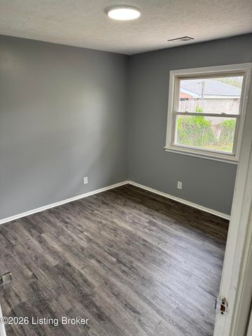 4508 Plane Tree Dr, Louisville, KY 40219