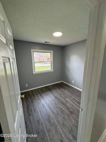 4508 Plane Tree Dr, Louisville, KY 40219