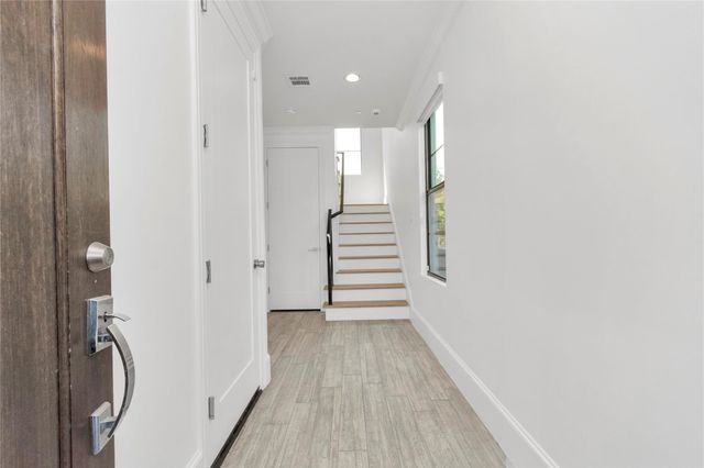 5735 Winsome Lane, Houston, TX 77057