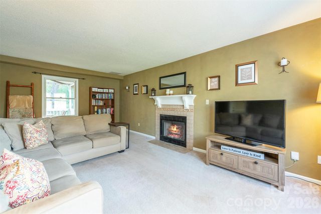 46 Foxberry Drive, Arden, NC 28704