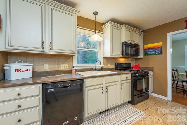 46 Foxberry Drive, Arden, NC 28704