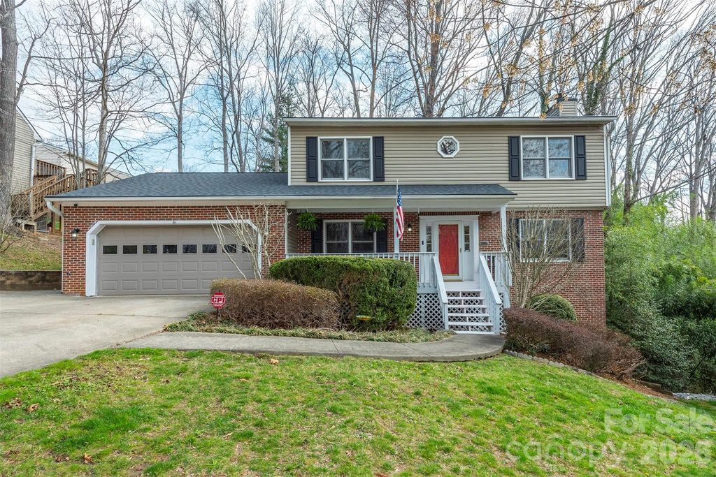 46 Foxberry Drive, Arden, NC 28704