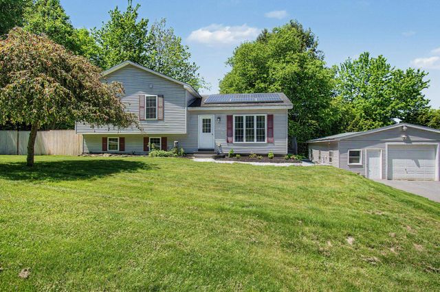 354 Old Stage Road, Georgia, VT 05468