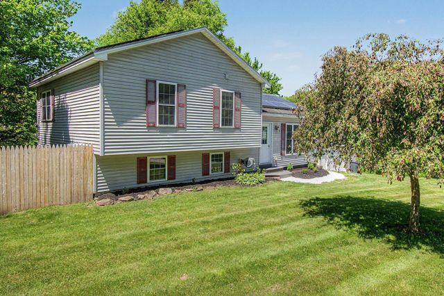 354 Old Stage Road, Georgia, VT 05468