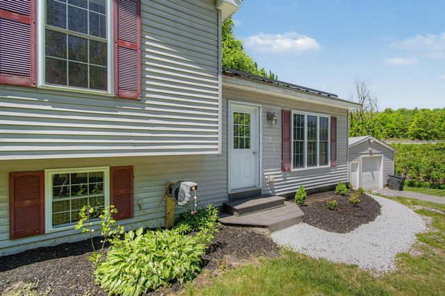 354 Old Stage Road, Georgia, VT 05468