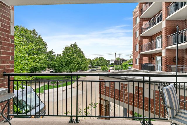 455 W Front Street 201, Wheaton, IL 60187