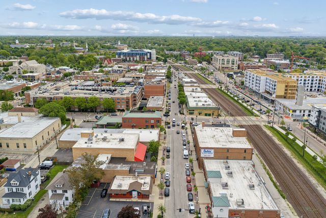 455 W Front Street 201, Wheaton, IL 60187