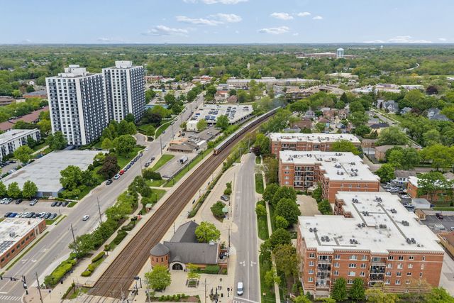 455 W Front Street 201, Wheaton, IL 60187