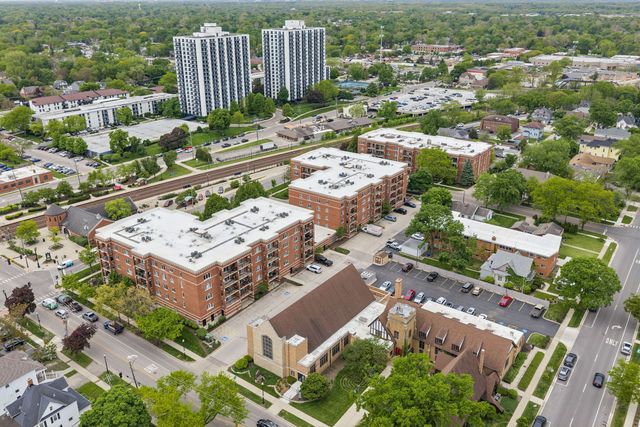455 W Front Street 201, Wheaton, IL 60187