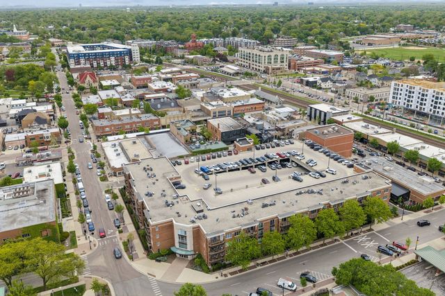 455 W Front Street 201, Wheaton, IL 60187