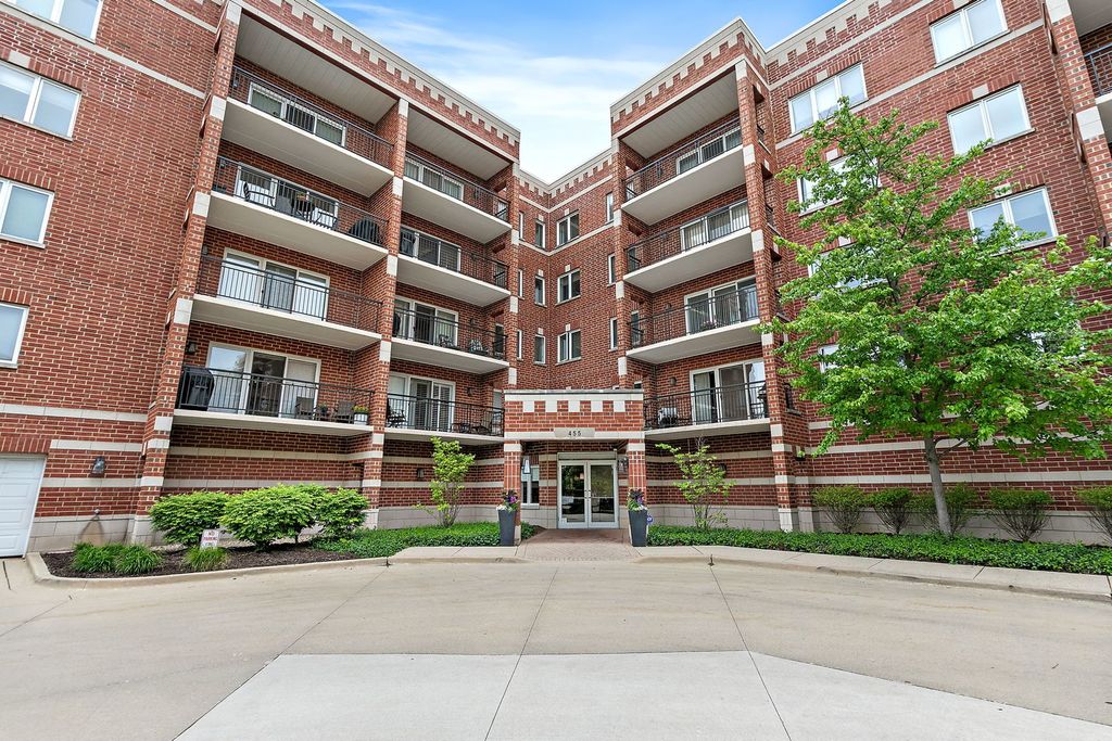 455 W Front Street 201, Wheaton, IL 60187