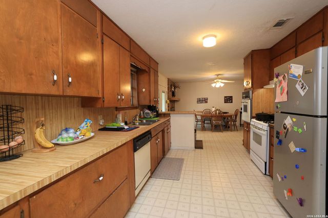 7474 Welch, Bryan, TX 77808