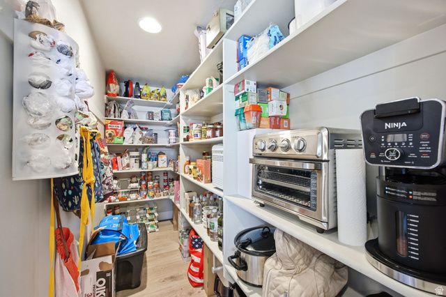 1380 W 50 N, Layton, UT 84041