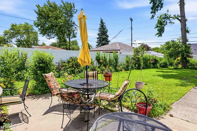 22972 Clairwood Street, Saint Clair Shores, MI 48080