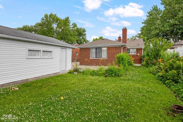 22972 Clairwood Street, Saint Clair Shores, MI 48080
